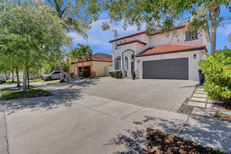 4 bedroom SingleFamilyResidence at 10231 SW 227th Ln, Herfa Sub, Cutler Bay — photo 4