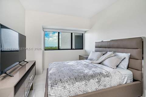 650 NE 32nd St 2005, Miami FL - photo 18 of 28