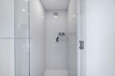 650 NE 32nd St 2005, Miami FL - photo 20 of 28