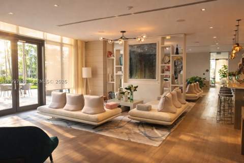 650 NE 32nd St 2005, Miami FL - photo 24 of 28
