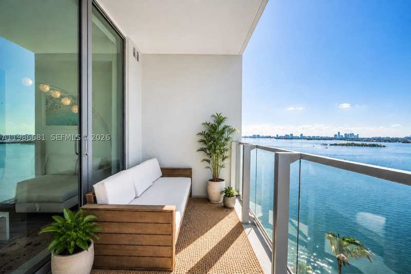 1 bedroom Condominium at 2900 NE 7th Ave 1408, Biscayne Beach Condo, Miami — photo 1