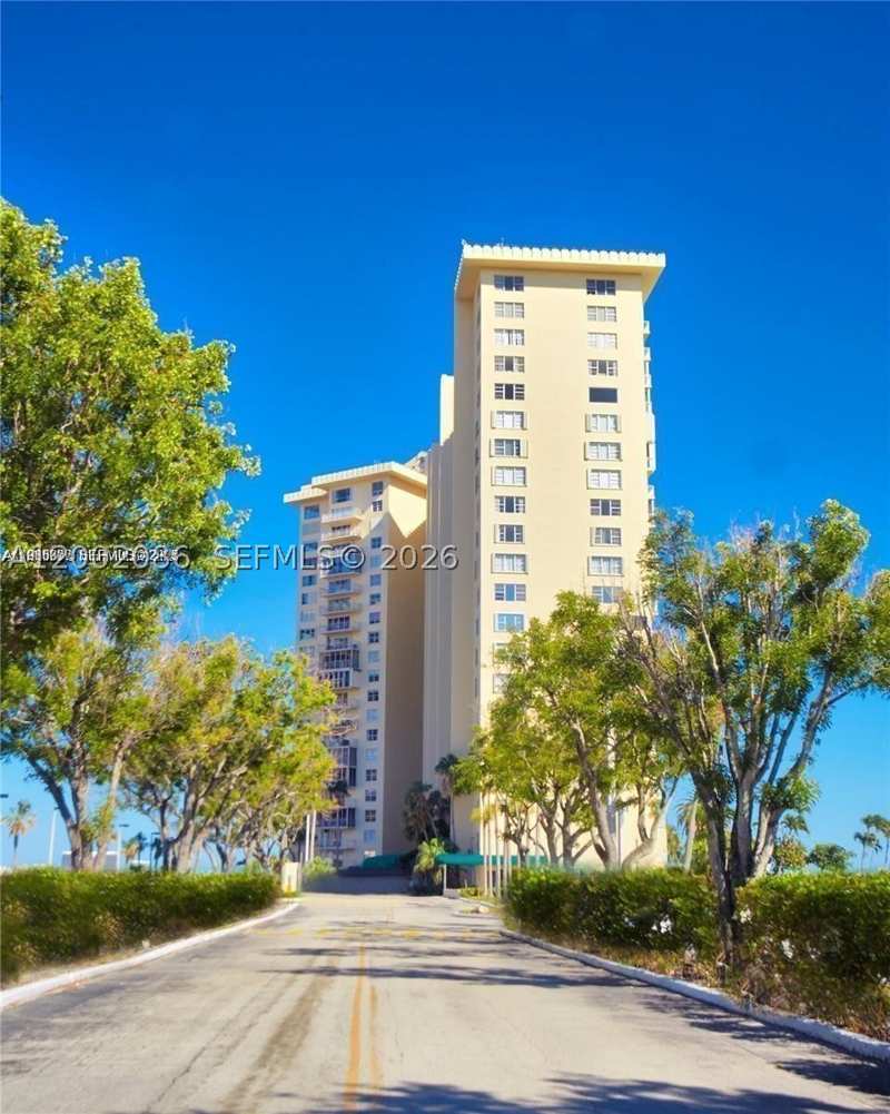 2 bedroom Condominium at 11111 Biscayne Blvd 18E, Jockey Club Condo, Miami — photo 1