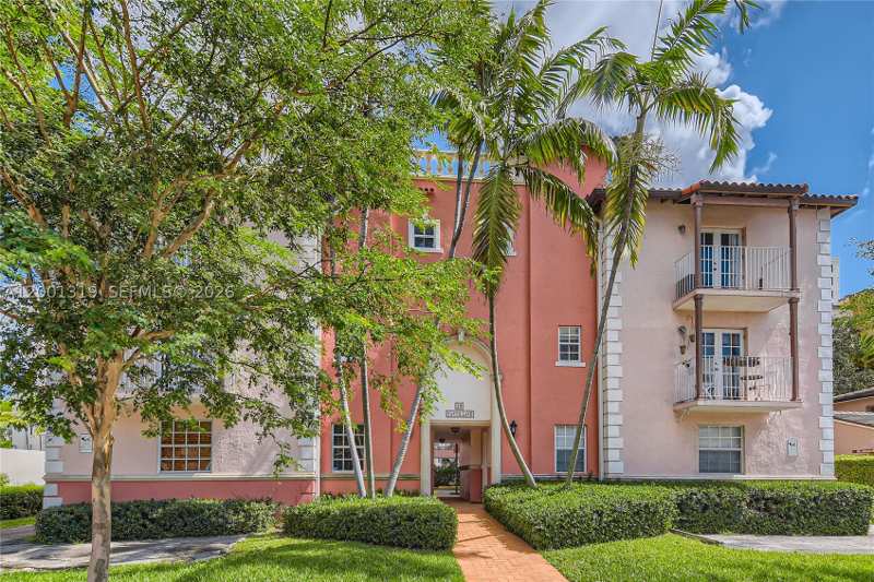 2 bedroom Condominium at 29 Santillane Ave 2, 29 Santillane Avenue Cond, Coral Gables — photo 1