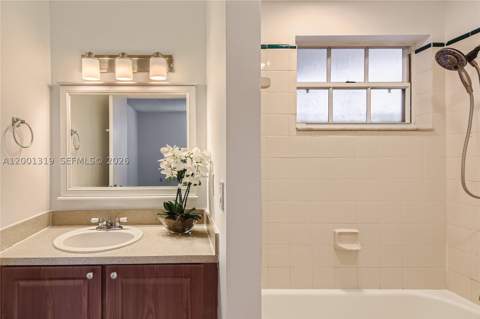 29 Santillane Ave 2, Coral Gables FL - photo 12 of 16