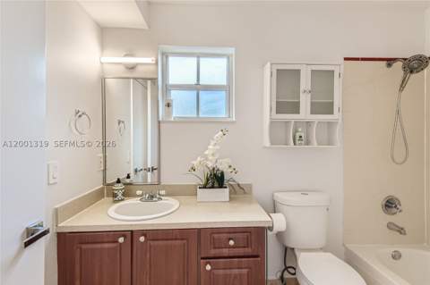 29 Santillane Ave 2, Coral Gables FL - photo 15 of 16