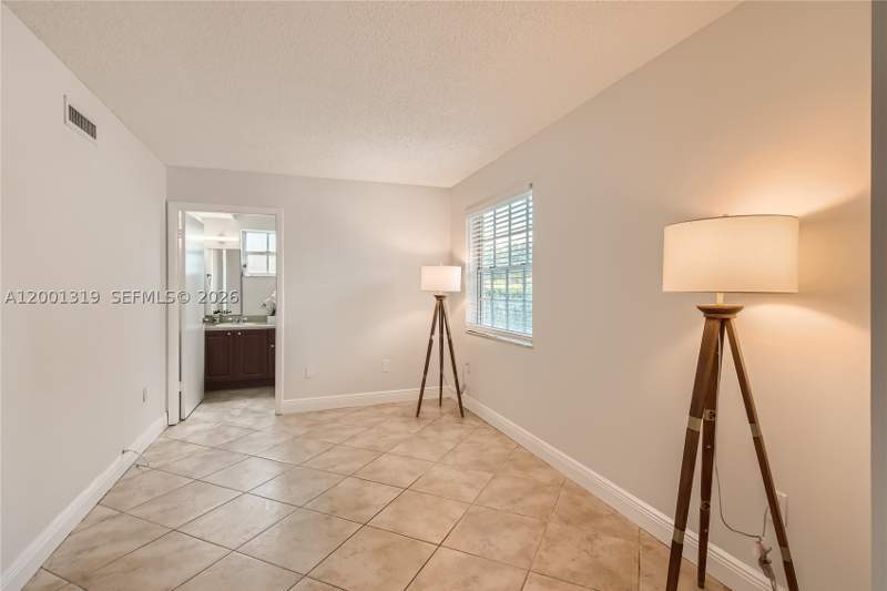 2 bedroom Condominium at 29 Santillane Ave 2, 29 Santillane Avenue Cond, Coral Gables — photo 3