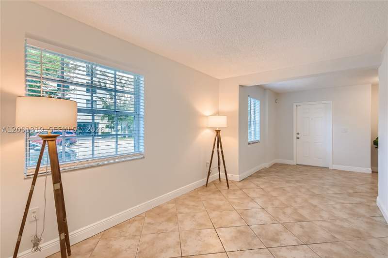 2 bedroom Condominium at 29 Santillane Ave 2, 29 Santillane Avenue Cond, Coral Gables — photo 4