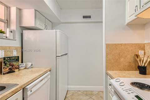 29 Santillane Ave 2, Coral Gables FL - photo 9 of 16
