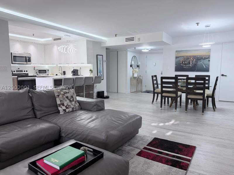 2 bedroom Condominium at 671 NE 195th St 208E, Cedar Gleen, Miami — photo 2