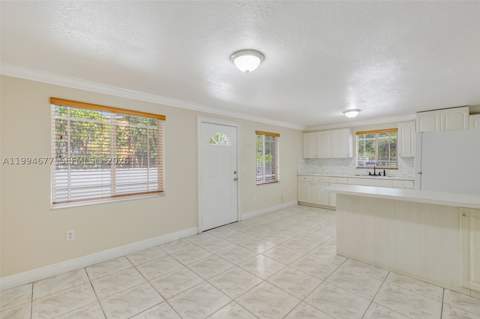 674 W 23rd St, Hialeah FL - photo 9 of 35