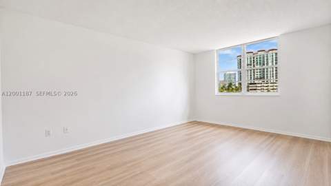 300 Bayview Dr 315, Sunny Isles Beach FL - photo 11 of 42