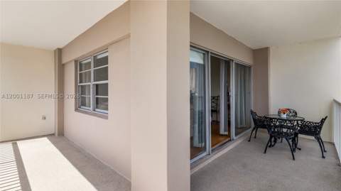 300 Bayview Dr 315, Sunny Isles Beach FL - photo 22 of 42