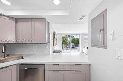 16546 NE 26th Ave 3J, North Miami Beach FL - photo 13 of 29