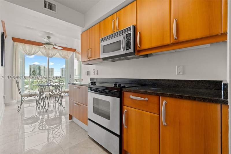 2 bedroom Condominium at 16500 Collins Ave 554, Oceania V Condo, Sunny Isles Beach — photo 5