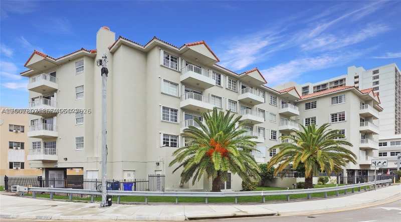 2 bedroom Condominium at 2600 Collins Ave 405, Lake Beach Club Condo, Miami Beach — photo 1