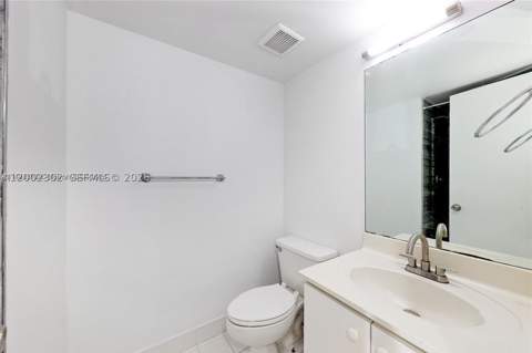 2600 Collins Ave 405, Miami Beach FL - photo 12 of 13