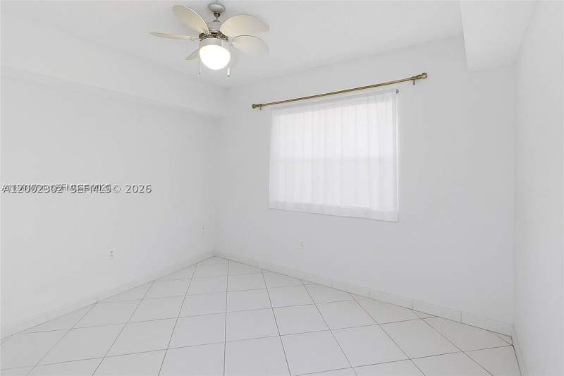 2 bedroom Condominium at 2600 Collins Ave 405, Lake Beach Club Condo, Miami Beach — photo 5