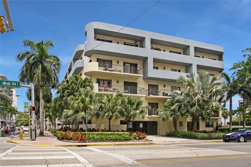 2 bedroom Condominium at 1250 Lincoln Rd 404, Lincoln West Gardens Condo, Miami Beach — photo 1