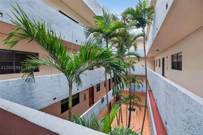2 bedroom Condominium at 1250 Lincoln Rd 404, Lincoln West Gardens Condo, Miami Beach — photo 5