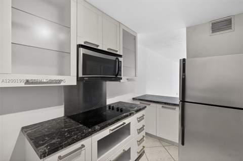 1250 Lincoln Rd 404, Miami Beach FL - photo 9 of 37