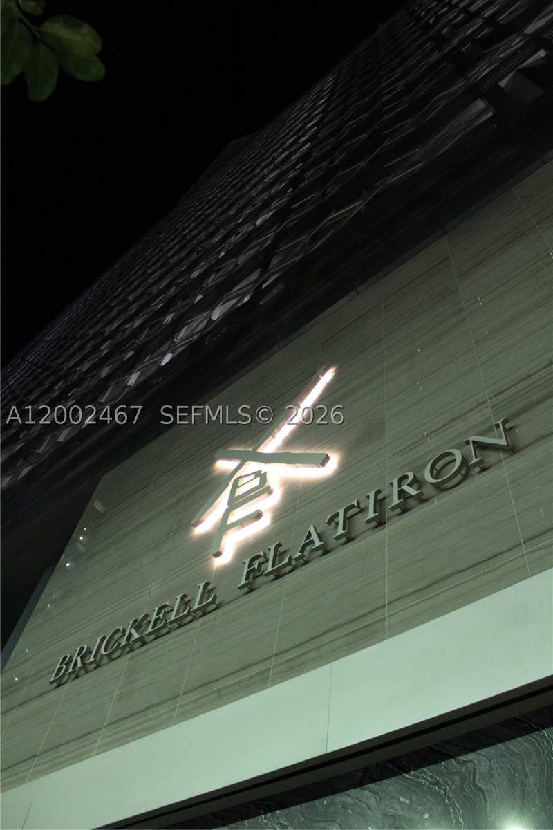 1 bedroom Condominium at 1000 Brickell Plz 1906, Brickell Flatiron Condo, Miami — photo 1