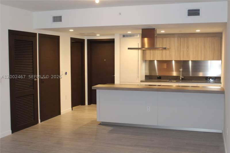1 bedroom Condominium at 1000 Brickell Plz 1906, Brickell Flatiron Condo, Miami — photo 3