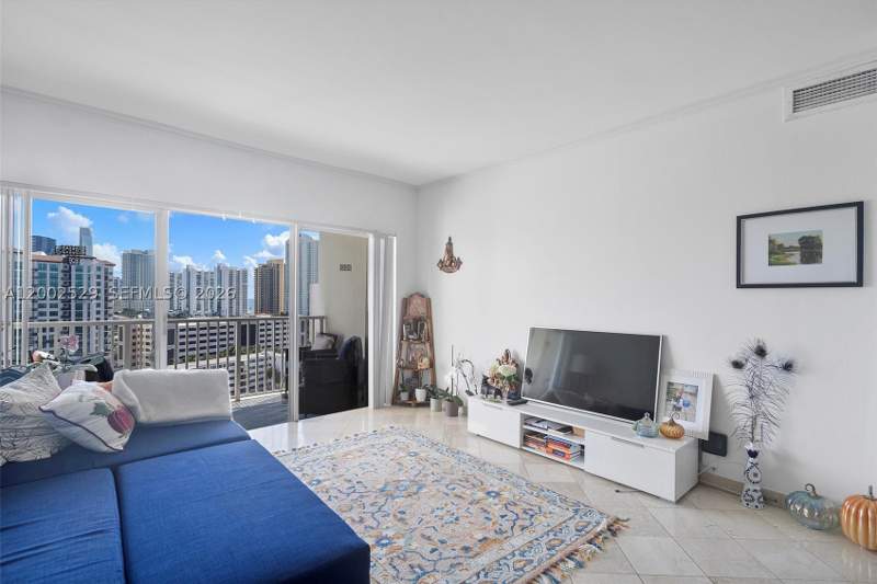 1 bedroom Condominium at 300 Bayview Dr 1503, Arlen House Condo, Sunny Isles Beach — photo 4