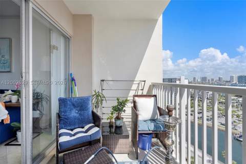 300 Bayview Dr 1503, Sunny Isles Beach FL - photo 6 of 38