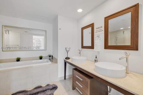485 Brickell Ave 4104, Miami FL - photo 17 of 35