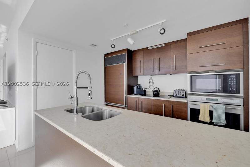 2 bedroom Condominium at 485 Brickell Ave 4104, Icon Brickell Condo No 3, Miami — photo 4