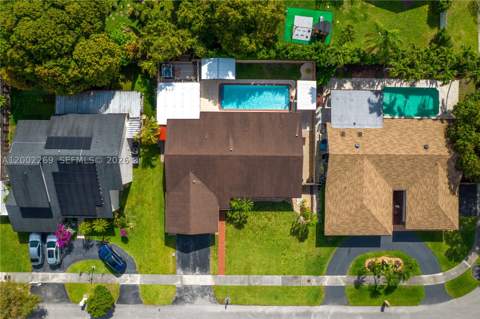 10615 SW 129th Ct, Miami FL - photo 6 of 37