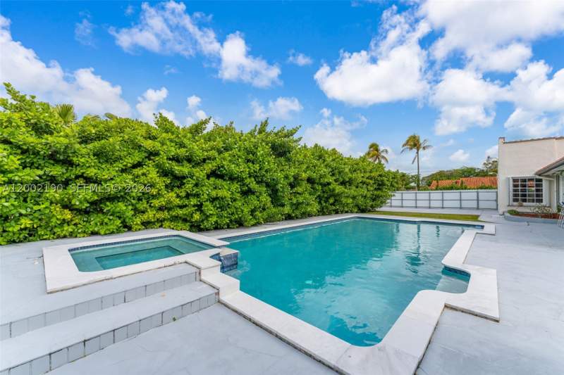 5 bedroom SingleFamilyResidence at 11350 SW 30th St, Bird Road Area, Miami — photo 3