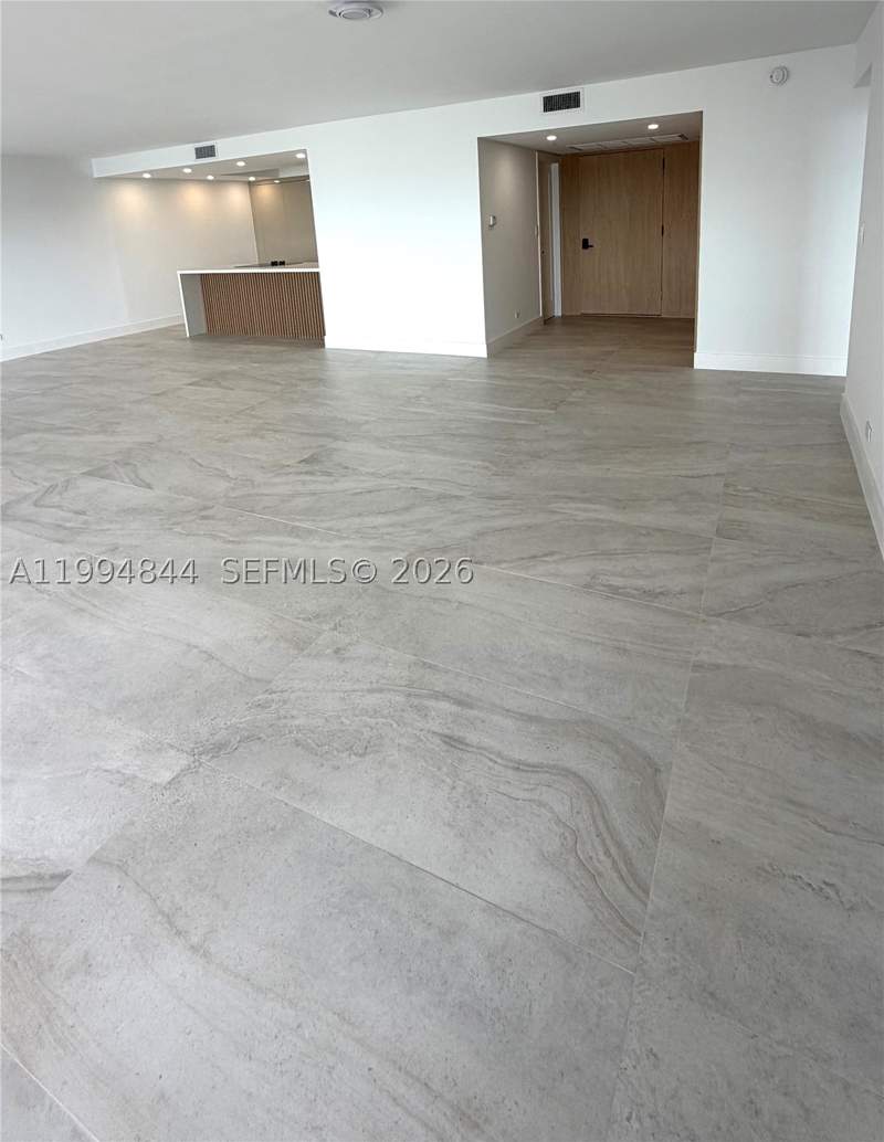 2 bedroom Condominium at 1800 NE 114th St 605, Cricket Club Condo, North Miami — photo 2