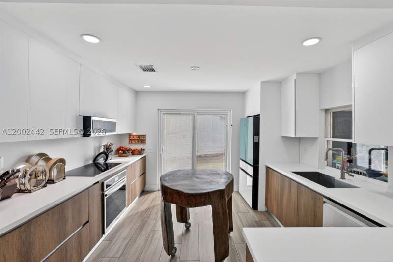3 bedroom SingleFamilyResidence at 14914 SW 142nd Pl, COUNTRY WALK SEC 4, Miami — photo 2