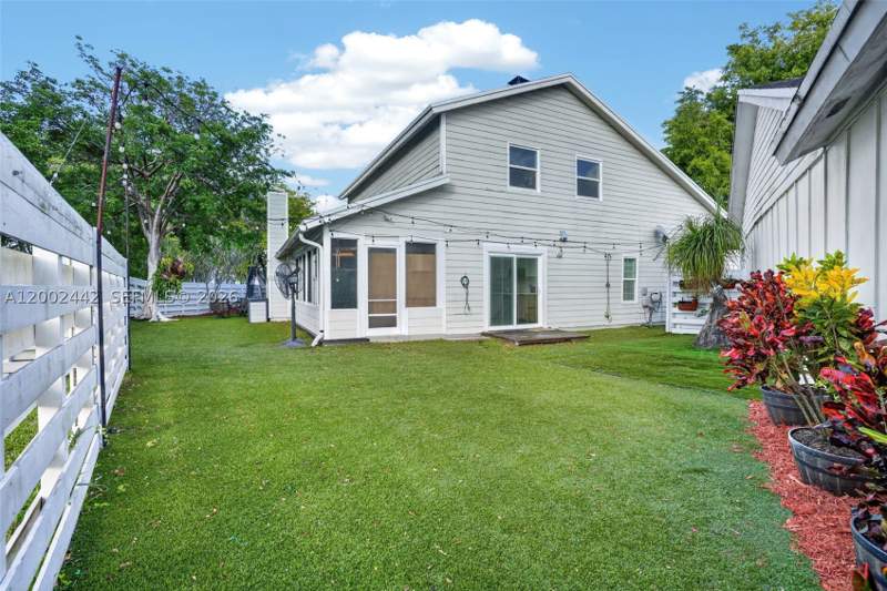 3 bedroom SingleFamilyResidence at 14914 SW 142nd Pl, COUNTRY WALK SEC 4, Miami — photo 3