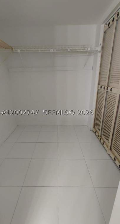 2935 NE 163rd St 4Q, North Miami Beach FL - photo 9 of 14
