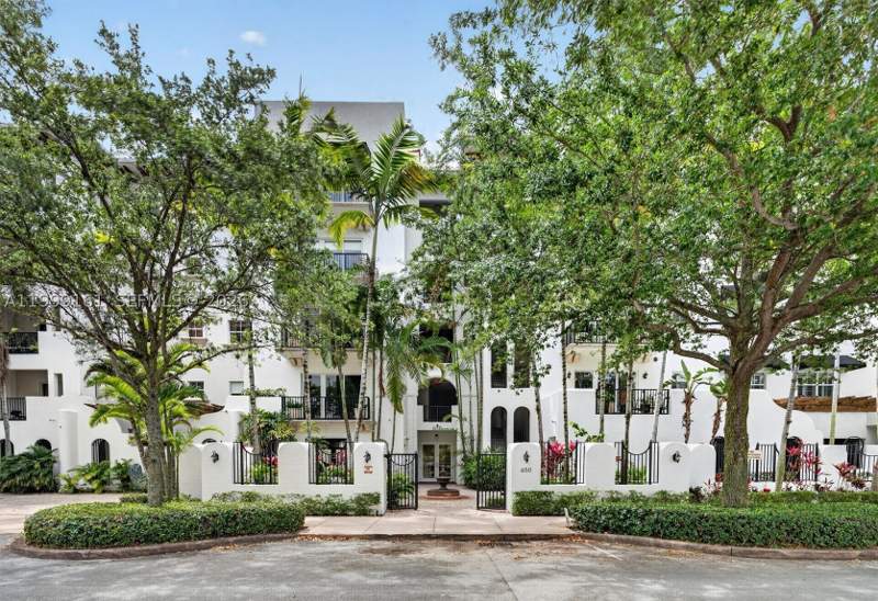 3 bedroom Condominium at 650 Valencia Ave 302, Valencia Grande Condo, Coral Gables — photo 3