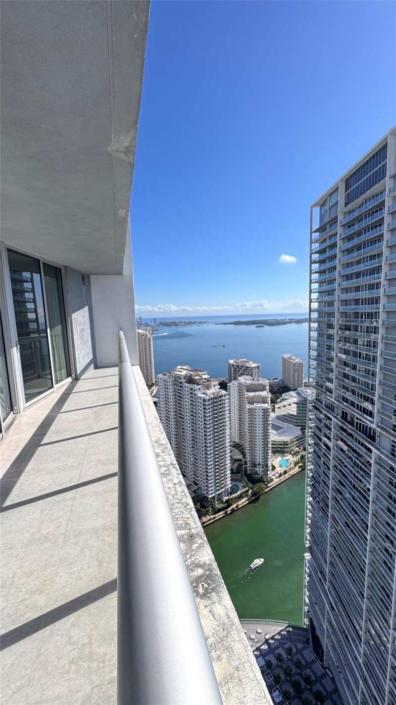 2 bedroom Condominium at 475 Brickell Avenue 4913, Iconbrickell Condo No 1, Miami — photo 1
