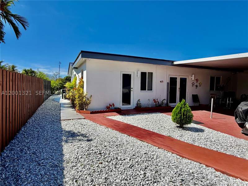 6 bedroom SingleFamilyResidence at 11511 SW 180th St, S Miami Heights Addn C, Miami — photo 4