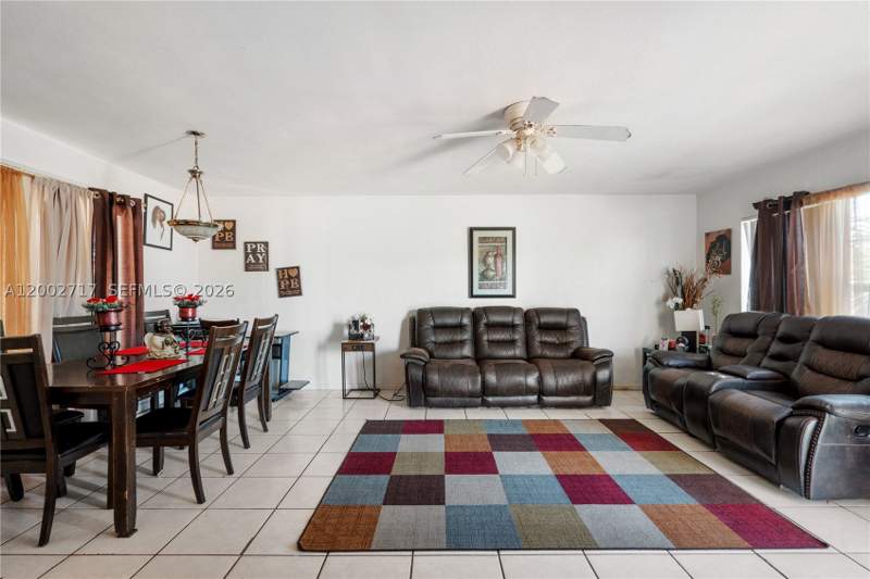 3 bedroom SingleFamilyResidence at 11960 SW 176th St, So Miami Heights Manor, Miami — photo 3