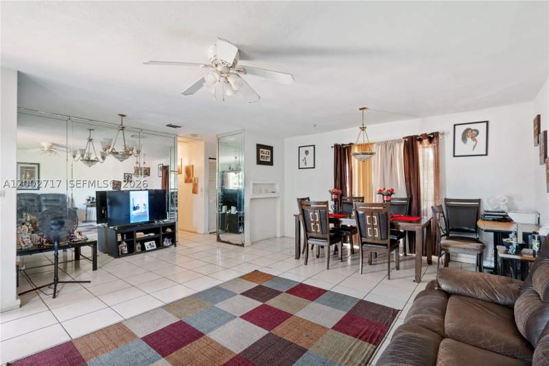 3 bedroom SingleFamilyResidence at 11960 SW 176th St, So Miami Heights Manor, Miami — photo 5