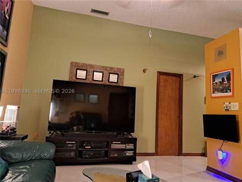 14527 SW 106th Ter, Miami FL - photo 11 of 33