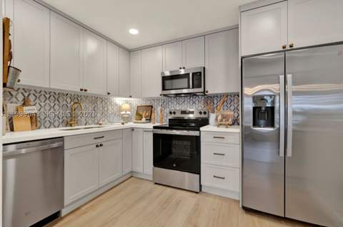 10441 Mahogany Key Cir 202, Miami FL - photo 11 of 42