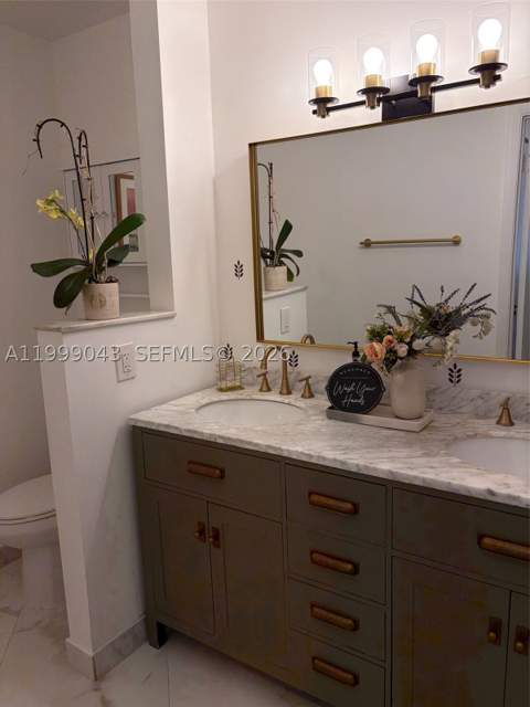 10441 Mahogany Key Cir 202, Miami FL - photo 18 of 42