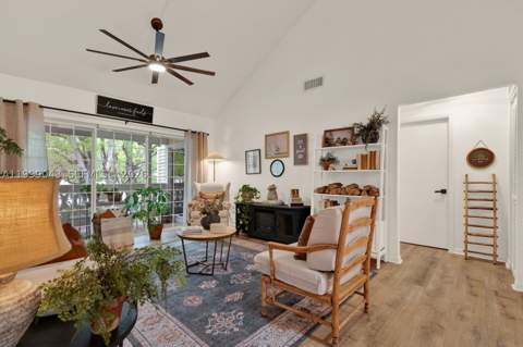 10441 Mahogany Key Cir 202, Miami FL - photo 6 of 42
