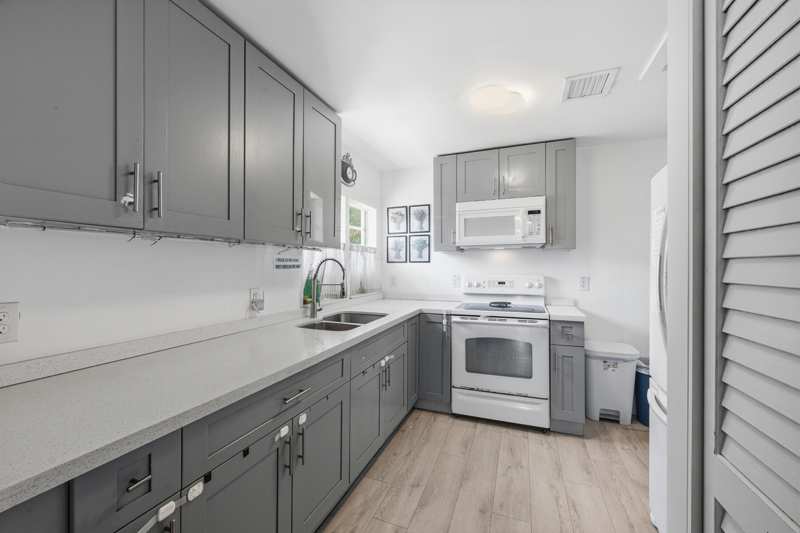 6 bedroom SingleFamilyResidence at 7700 NE 1st Court, Rose Lawn Pk A Sub, Miami — photo 1