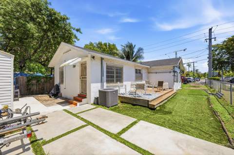 7700 NE 1st Court, Miami FL - photo 6 of 34
