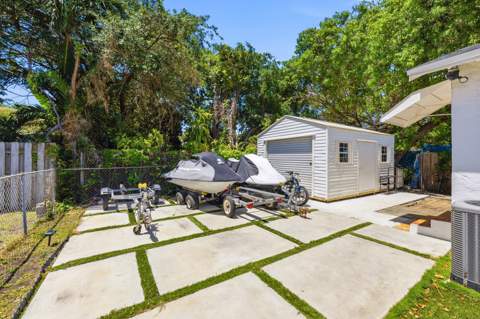 7700 NE 1st Court, Miami FL - photo 7 of 34