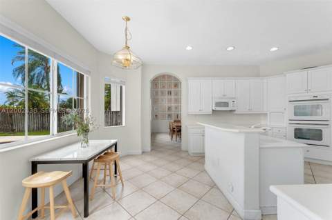 6914 NW 113th Pl, Doral FL - photo 16 of 100