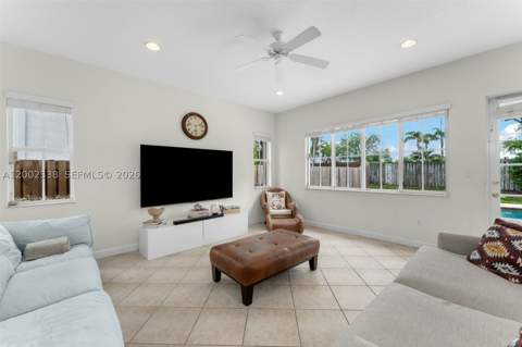 6914 NW 113th Pl, Doral FL - photo 6 of 100